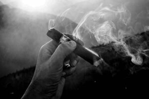 گاهی سیگار فقط یک سیگار نیست | سیگار در روانکاوی