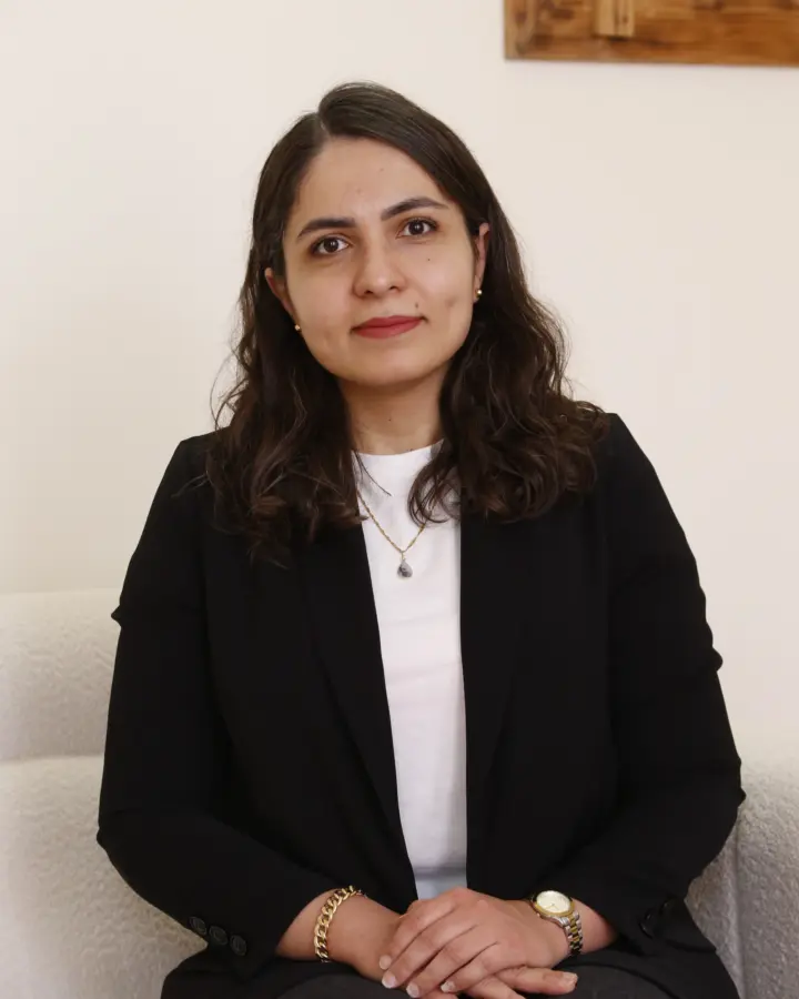 فرناز معصومی‌زاده، درمانگر روانکاوانه