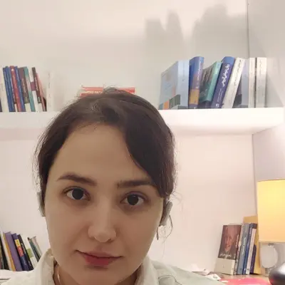 زهرا صادقی‌نیا